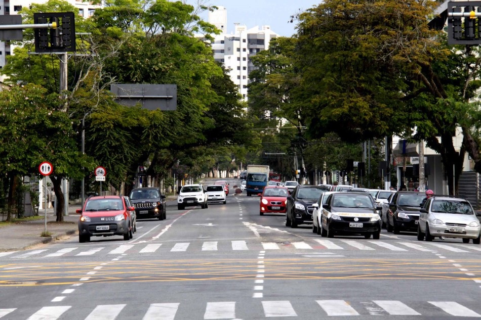 Revitalização de uma má revitalização da Alameda Rio Branco, em