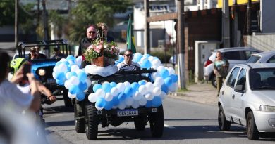 Fiéis celebram o Dia de Nossa Senhora Aparecida em Blumenau