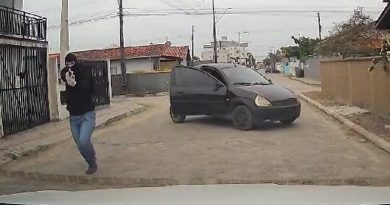 Professora é assaltada em Balneário Piçarras e tudo é flagrado por câmera veicular